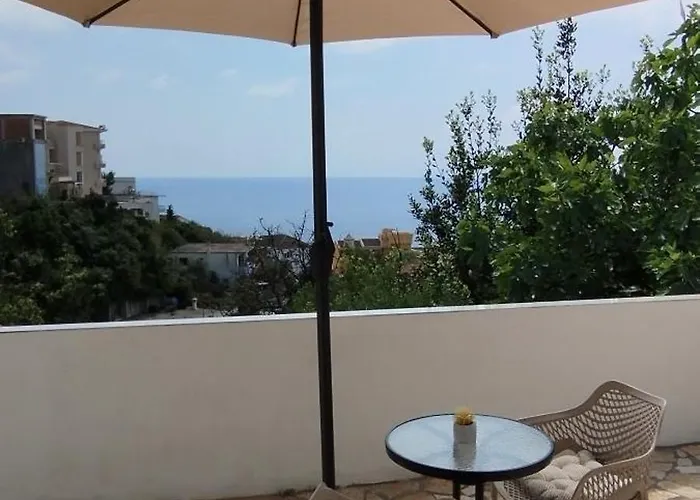 Kahari Apartments