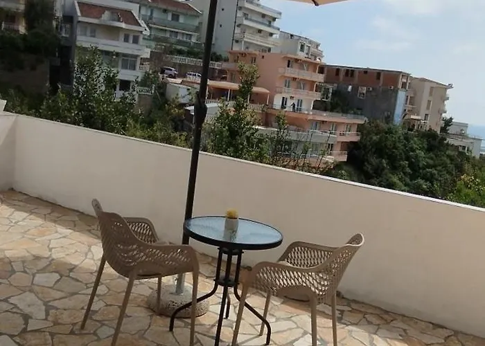Kahari Apartments